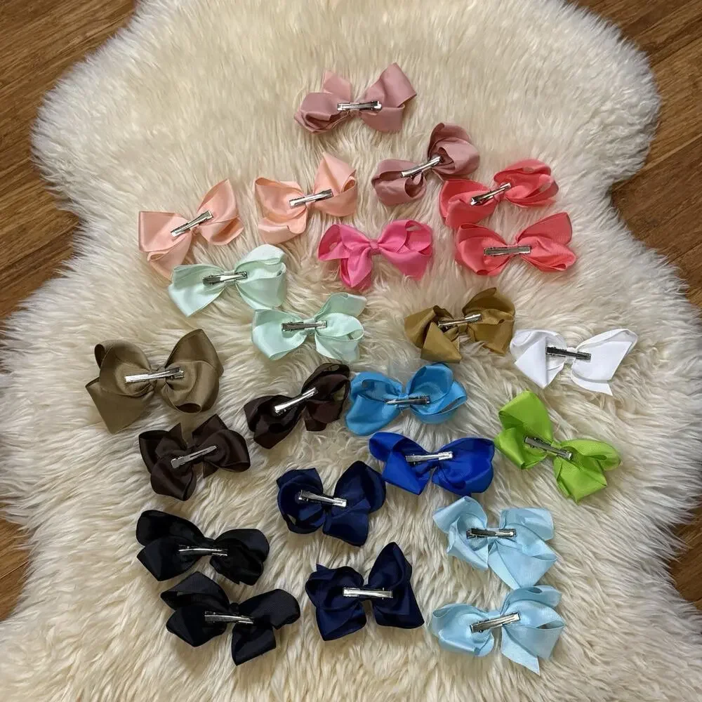 Lot Of 23 boutique style Girls hair bows 4”grosgrain ribbon Alligator Clip